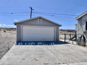 1410 Mohave Cir in Bullhead City, AZ - Building Photo - Building Photo