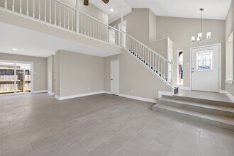 2318 Irish Spring Dr in Houston, TX - Building Photo - Building Photo