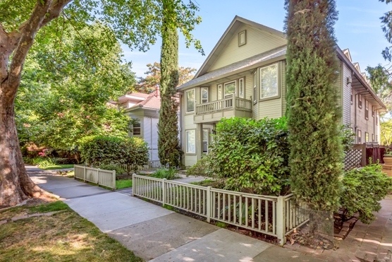 2215 H St in Sacramento, CA - Building Photo - Building Photo