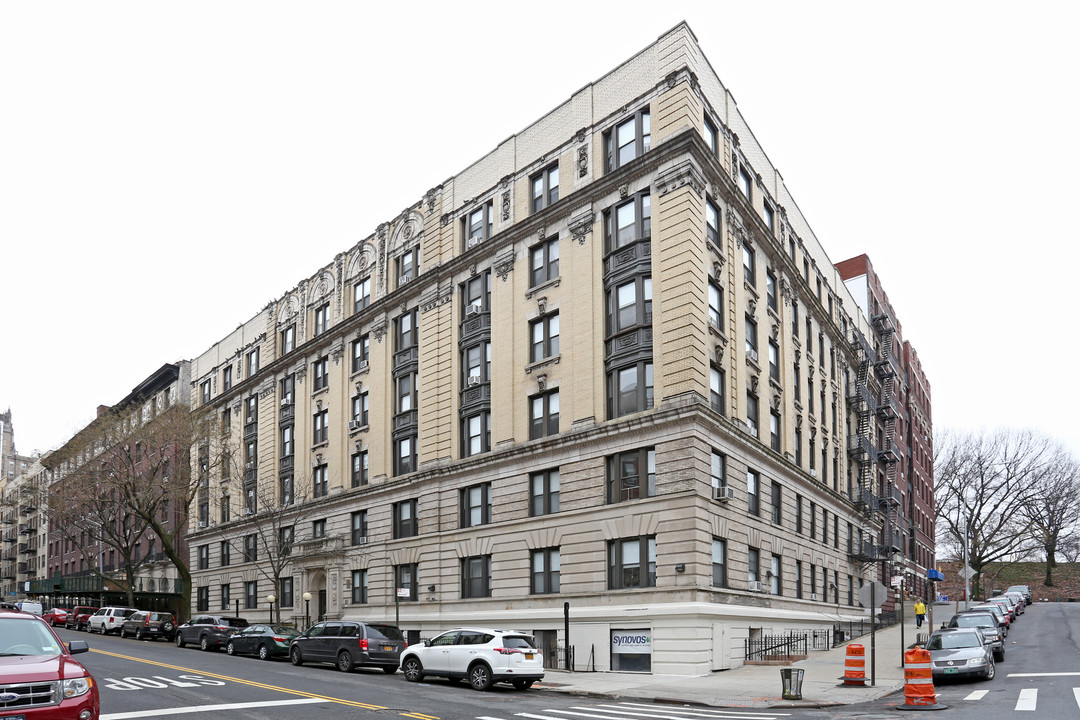 195 Claremont Ave in New York, NY - Building Photo