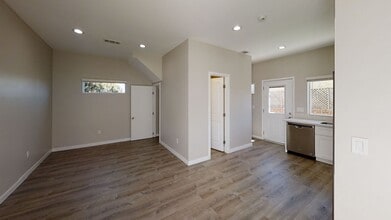 5145 Ewing St in San Diego, CA - Building Photo - Building Photo