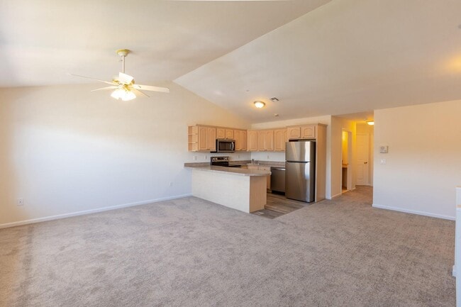 206 Flurry Ln in West Babylon, NY - Building Photo - Building Photo