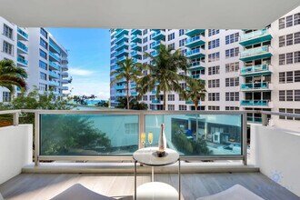5151 Collins Ave in Miami, FL - Building Photo - Building Photo