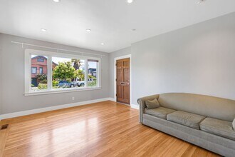 2744 Mathews St in Berkeley, CA - Building Photo - Building Photo
