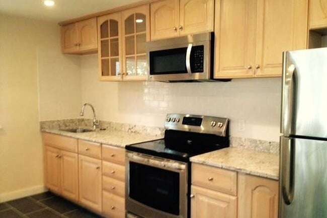 175 Concord Ave, Unit 1 in Cambridge, MA - Building Photo - Building Photo