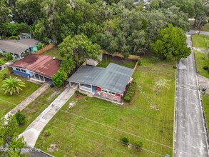 800 North St in Green Cove Springs, FL - Foto de edificio - Building Photo
