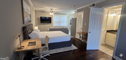 21 Delmont Dr NE in Atlanta, GA - Building Photo - Building Photo