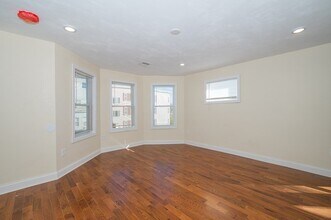 13 Seward St-Unit -2 in Worcester, MA - Building Photo - Building Photo