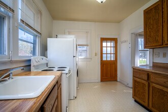 445 S Broad St in Brevard, NC - Building Photo - Building Photo