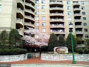 7111 Woodmont Ave in Bethesda, MD - Building Photo - Building Photo
