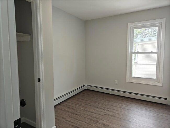 372 Mansion St, Unit 2W in Poughkeepsie, NY - Building Photo - Building Photo