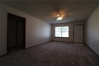 2701 Dividend Dr in Springdale, AR - Building Photo - Building Photo