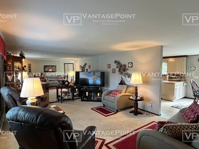 2333 Canter Ln in Ashwaubenon, WI - Building Photo - Building Photo