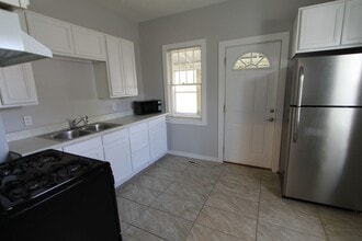 5821 S 19th St in Omaha, NE - Building Photo - Building Photo