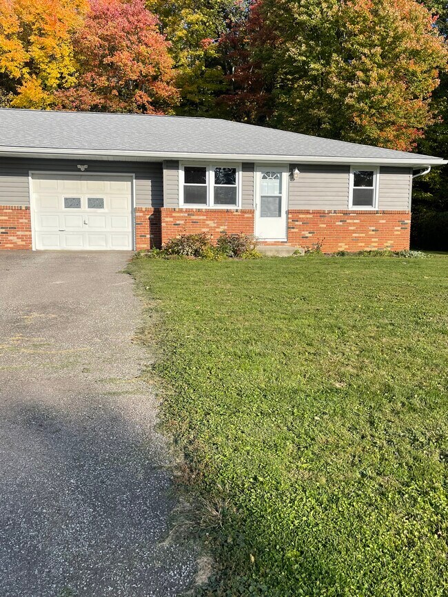 119 Creston Rd Apartments and Nearby Ontario Apartments For Rent