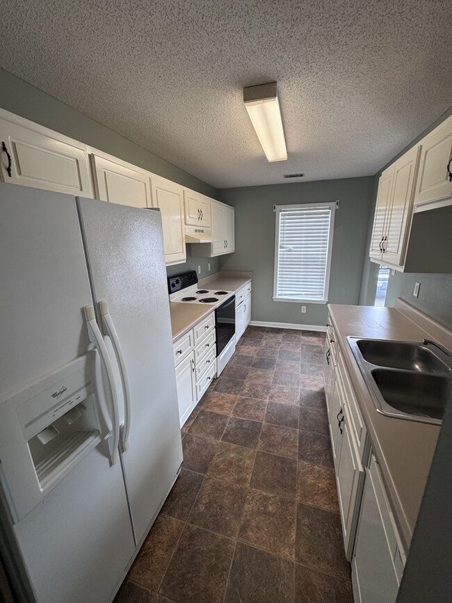 125 St Kitts Ct in Greenwood, SC - Building Photo - Building Photo