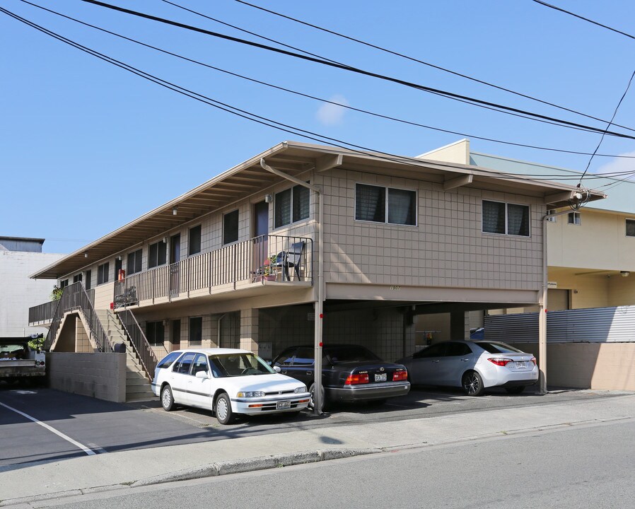 1907 Democrat St in Honolulu, HI - Foto de edificio