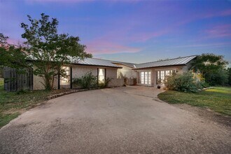 250 Porter Ln in Leander, TX - Foto de edificio - Building Photo