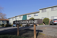 Ravenbourne Apartments in Portland, OR - Building Photo - Building Photo