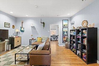 358 14th St in Hoboken, NJ - Building Photo - Building Photo