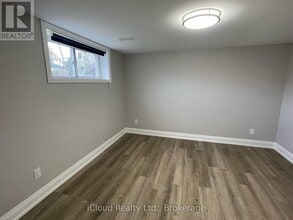 22 Decarie Cir in Toronto, ON - Building Photo - Building Photo