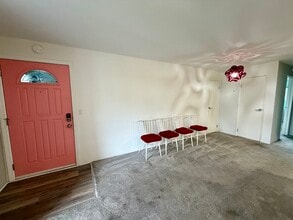 22985 Marine View Dr S in Des Moines, WA - Building Photo - Building Photo