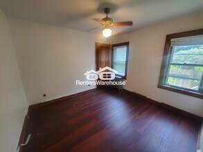 502 W Oakland Ave in Port Washington, WI - Building Photo - Building Photo