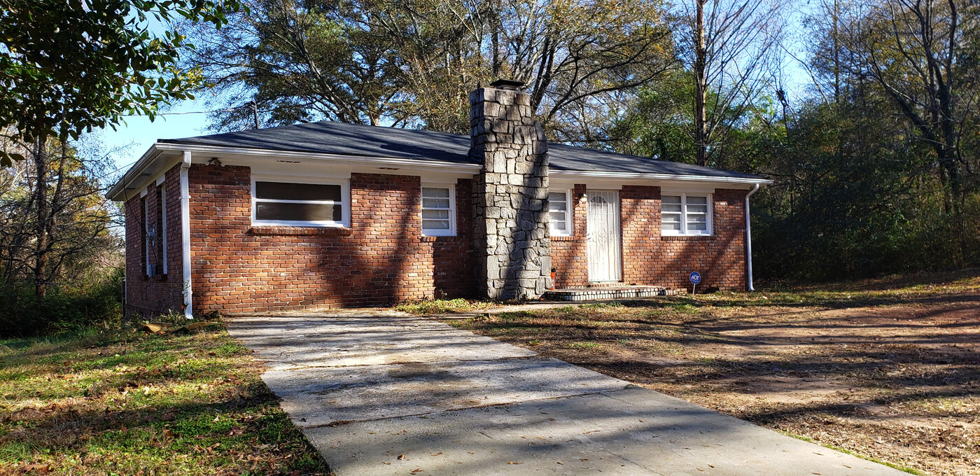 5580 Old Bill Cook Rd in College Park, GA - Building Photo