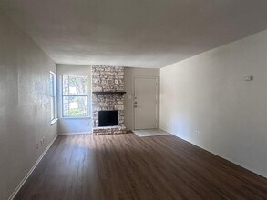 410 Linden St in Bastrop, TX - Building Photo - Building Photo