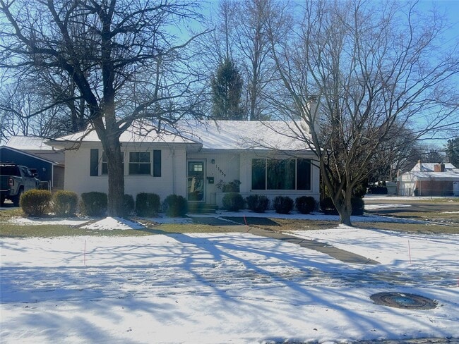 15859 Buckingham Ave in Beverly Hills, MI - Building Photo - Building Photo