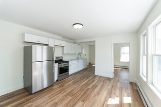 6 Ellis Ct in Amesbury, MA - Building Photo - Building Photo