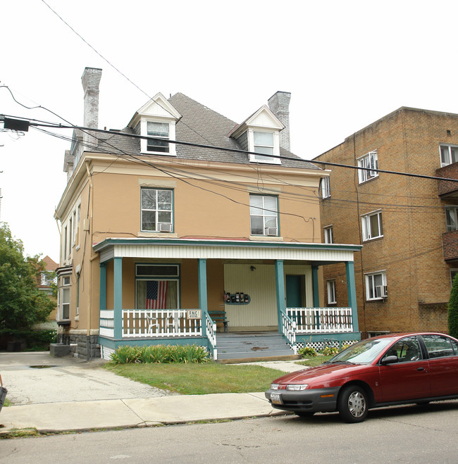 5925 Walnut St in Pittsburgh, PA - Building Photo - Building Photo