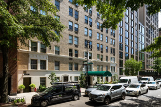 60 Gramercy Park North in New York, NY - Building Photo - Building Photo