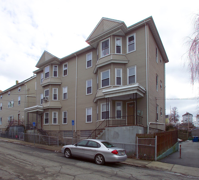 397-407 William St in Fall River, MA - Building Photo - Building Photo