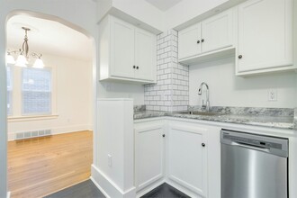 836 E Dayton St in Madison, WI - Foto de edificio - Building Photo
