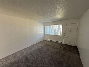 550 SW Levens St in Dallas, OR - Building Photo - Building Photo