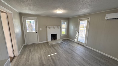 391 Poplar Springs Rd in Roaring River, NC - Foto de edificio - Building Photo