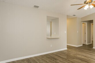 2102 Thames Rd SE in Palm Bay, FL - Building Photo - Building Photo