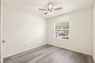 4823 Lake Daniel Ct in Richmond, TX - Building Photo - Building Photo