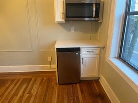 1144 E Grand St, Unit 300 in Elizabeth, NJ - Building Photo