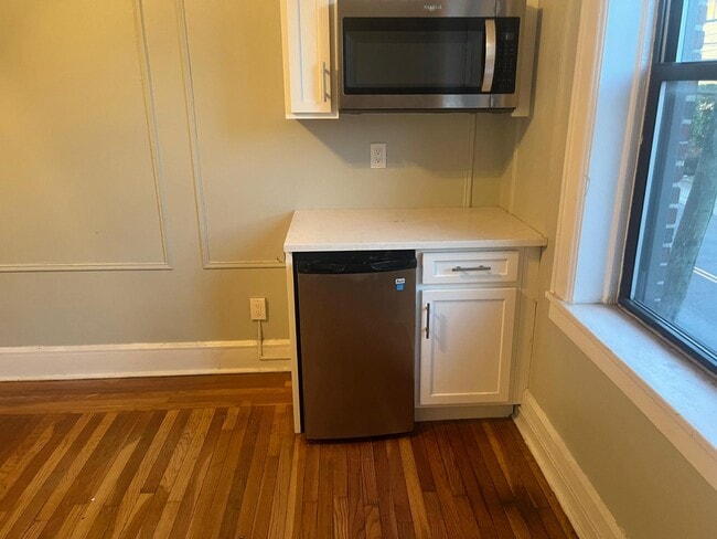 1144 E Grand St, Unit 211