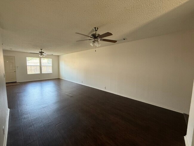 9625 Brierwyck Dr in Dallas, TX - Building Photo - Building Photo