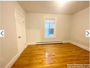 22 Howell St, Unit 2 in Boston, MA - Foto de edificio - Building Photo