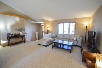 2198 Neptune Pl SW in Rochester, MN - Building Photo - Building Photo