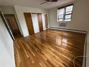 9845 57th Ave, Unit #2C in Corona, NY - Building Photo - Building Photo