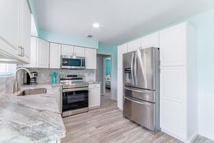 601 Rheims Way in Wilmington, NC - Building Photo