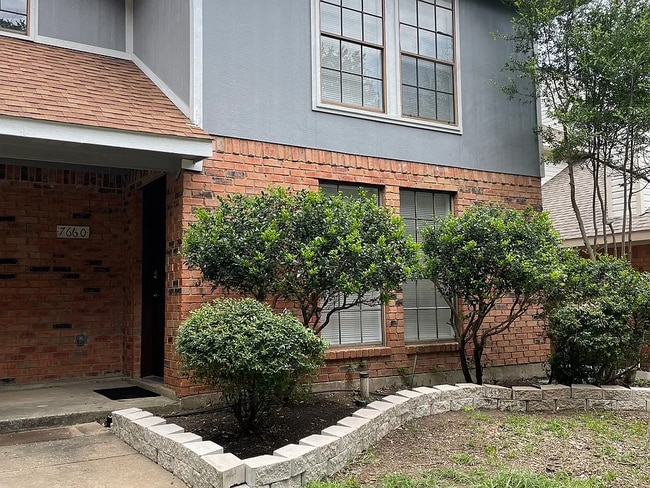property at 7660 Kings Ridge Rd