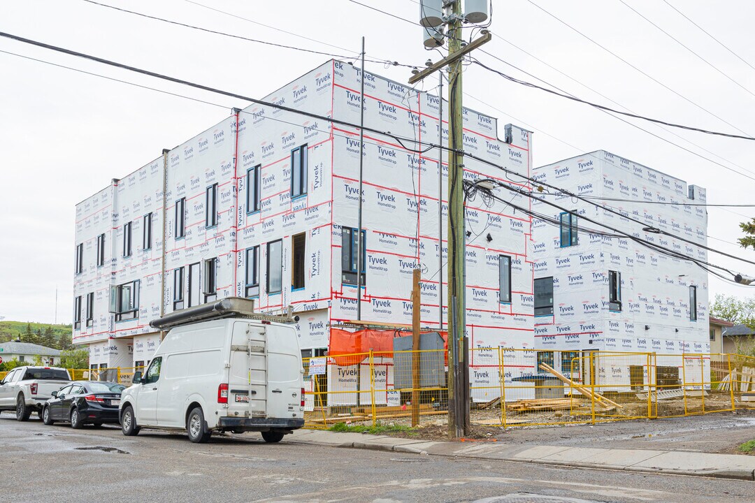 Density Townhouses in Calgary, AB - Building Photo