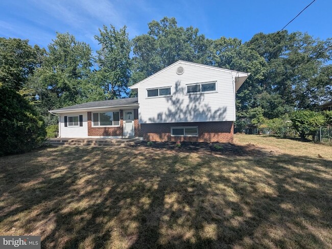 6327 Willowood Ln in Alexandria, VA - Building Photo - Building Photo