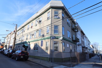 412 Woodside Ave in Newark, NJ - Building Photo - Building Photo